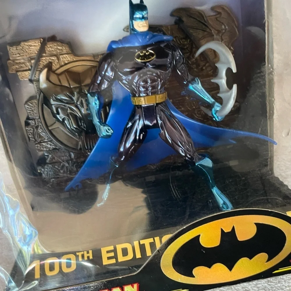 Limited 100th Edition Batman Figure Vintage 1996 - Picture 12 of 14